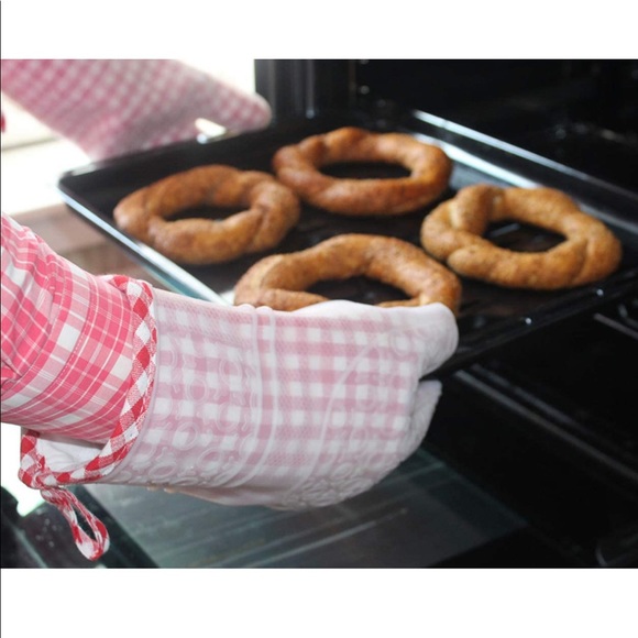 Brand New Silicon Oven Mits - Picture 2 of 5